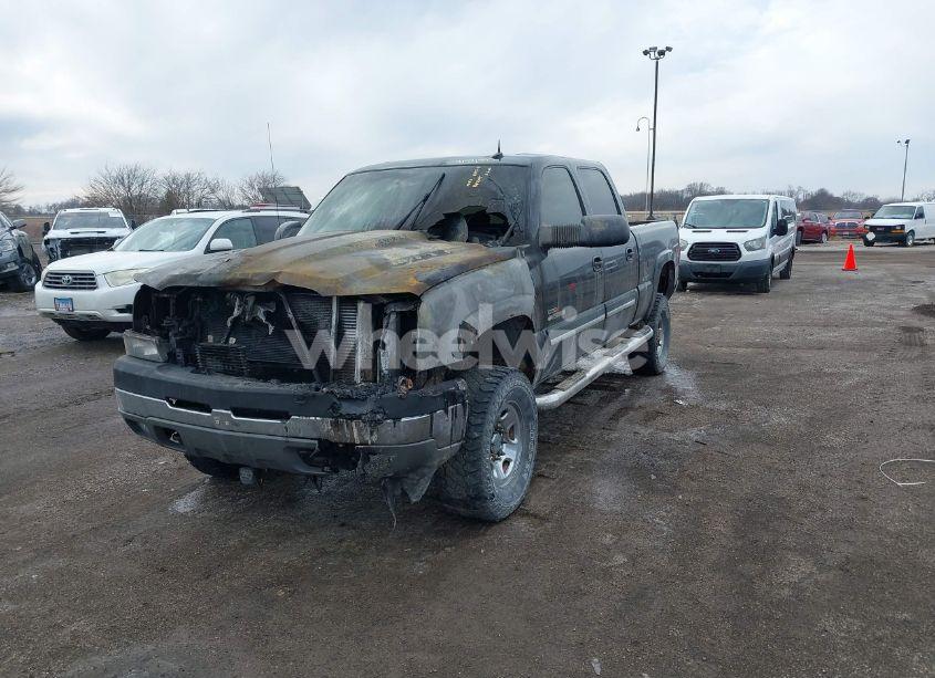 Photo 2 of 2003 Chevrolet Silverado 2500HD LT (VIN 1GCHK231X3F147666)
