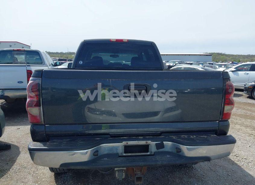 Photo 16 of 2004 Chevrolet Silverado 2500HD LT (VIN 1GCHK23204F221915)