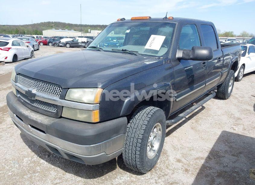Photo 2 of 2004 Chevrolet Silverado 2500HD LT (VIN 1GCHK23204F221915)