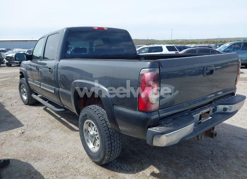 Photo 3 of 2004 Chevrolet Silverado 2500HD LT (VIN 1GCHK23204F221915)