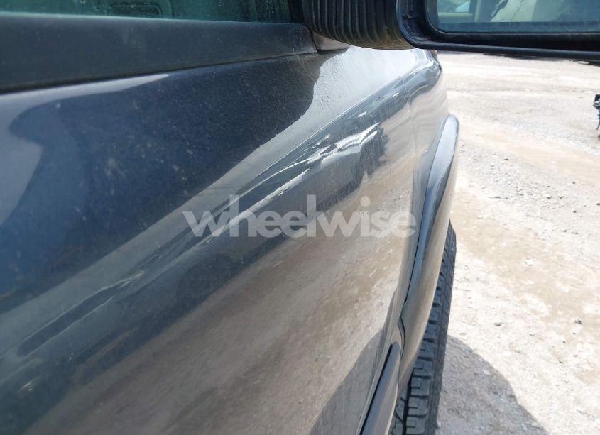 Photo 6 of 2004 Chevrolet Silverado 2500HD LT (VIN 1GCHK23204F221915)