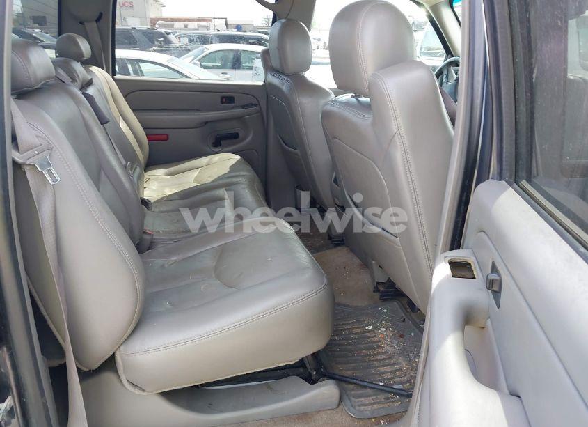 Photo 8 of 2004 Chevrolet Silverado 2500HD LT (VIN 1GCHK23204F221915)