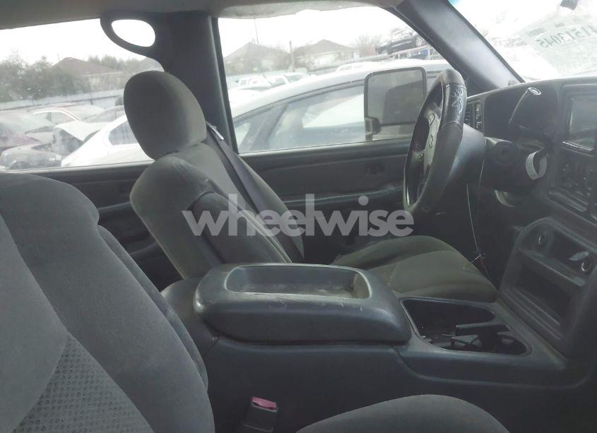 Photo 5 of 2005 Chevrolet Silverado 2500HD LS (VIN 1GCHK23205F840581)