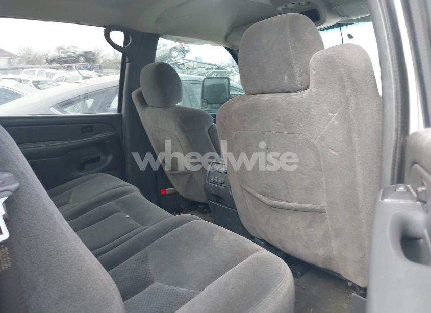 Photo 8 of 2005 Chevrolet Silverado 2500HD LS (VIN 1GCHK23205F840581)