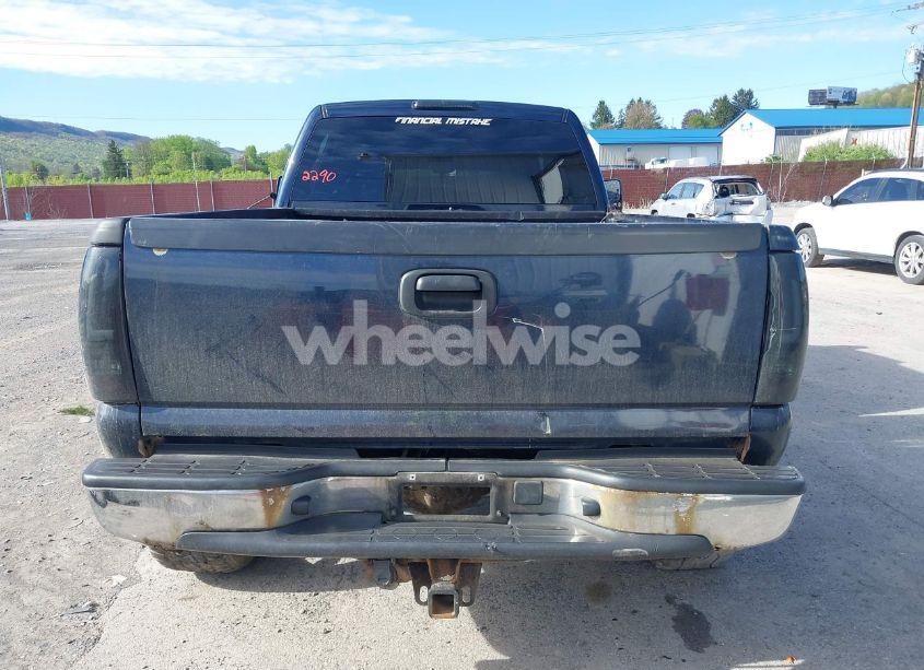Photo 17 of 2005 Chevrolet Silverado 2500HD LS/LT/WORK TRUCK (VIN 1GCHK23215F882290)