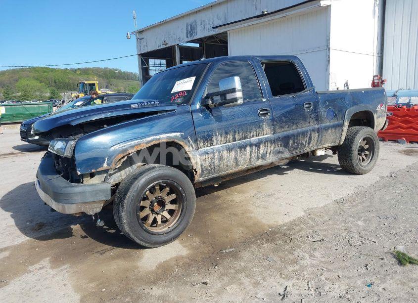 Photo 2 of 2005 Chevrolet Silverado 2500HD LS/LT/WORK TRUCK (VIN 1GCHK23215F882290)