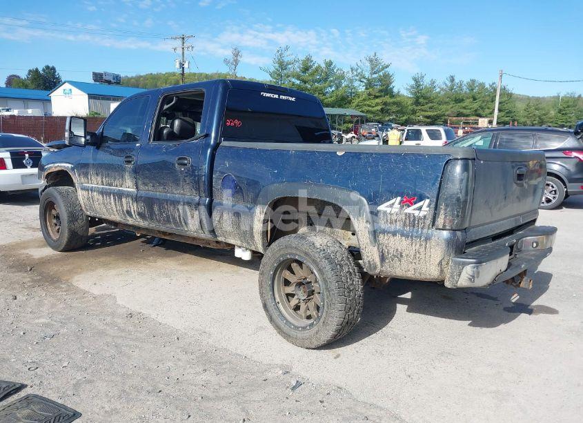 Photo 3 of 2005 Chevrolet Silverado 2500HD LS/LT/WORK TRUCK (VIN 1GCHK23215F882290)