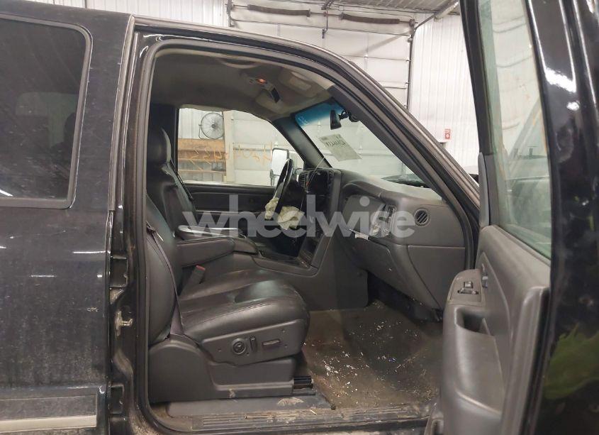 Photo 5 of 2005 Chevrolet Silverado 2500HD LT (VIN 1GCHK23215F962799)