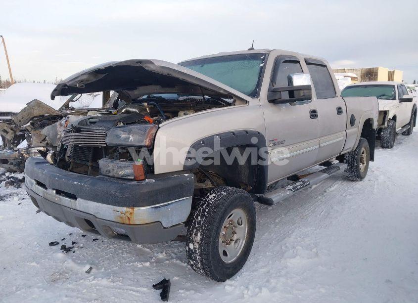 Photo 2 of 2004 Chevrolet Silverado 2500HD LT (VIN 1GCHK23234F244301)