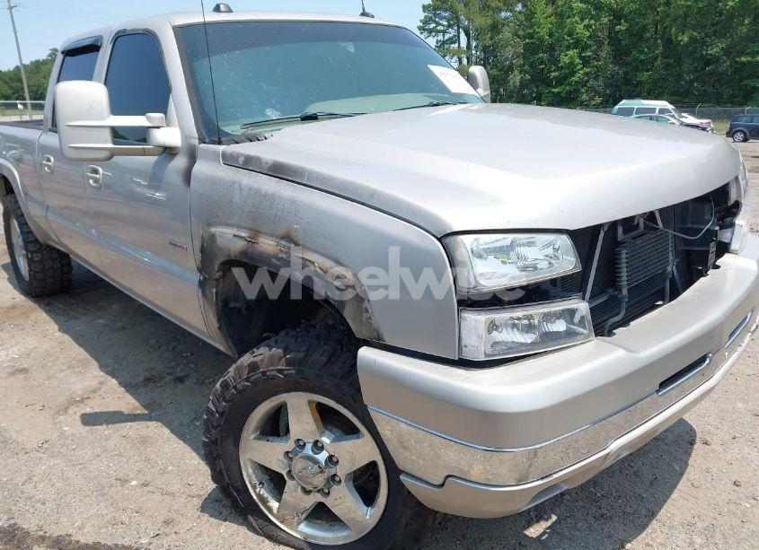 2005 Chevrolet Silverado 2500HD LT (VIN 1GCHK23235F808479) main photo