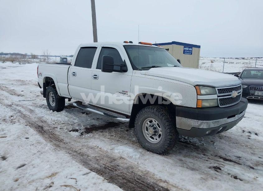 2005 Chevrolet Silverado 2500HD LT (VIN 1GCHK23245F845623) main photo