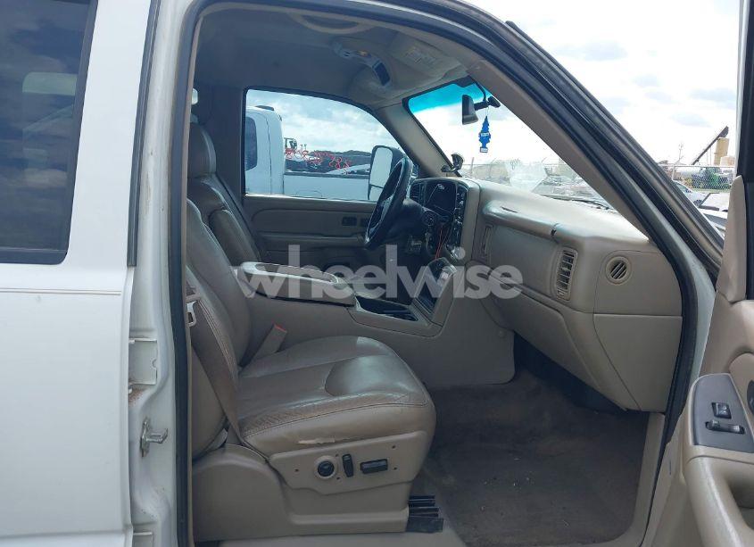 Photo 5 of 2005 Chevrolet Silverado 2500HD LT (VIN 1GCHK23245F845623)