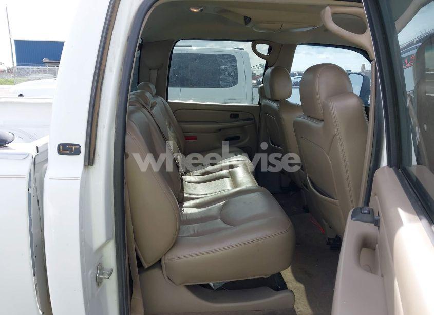 Photo 8 of 2005 Chevrolet Silverado 2500HD LT (VIN 1GCHK23245F845623)