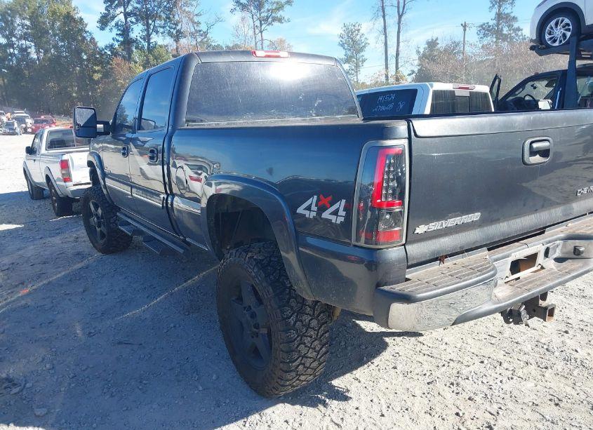 Photo 3 of 2005 Chevrolet Silverado 2500HD LT (VIN 1GCHK23245F857478)