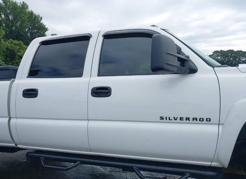 Photo 13 of 2005 Chevrolet Silverado 2500HD LT (VIN 1GCHK23265F822702)
