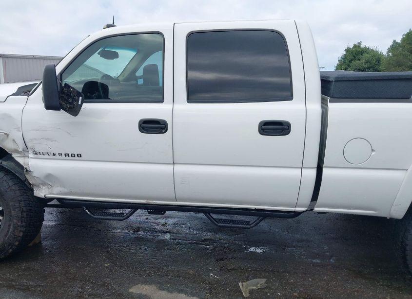 Photo 14 of 2005 Chevrolet Silverado 2500HD LT (VIN 1GCHK23265F822702)