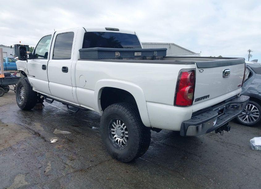 Photo 3 of 2005 Chevrolet Silverado 2500HD LT (VIN 1GCHK23265F822702)