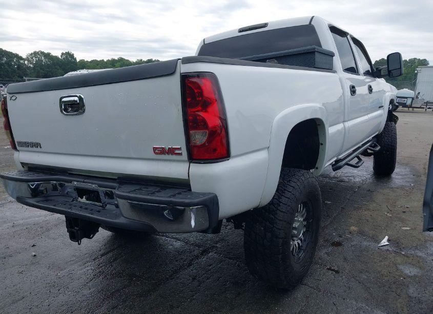 Photo 4 of 2005 Chevrolet Silverado 2500HD LT (VIN 1GCHK23265F822702)