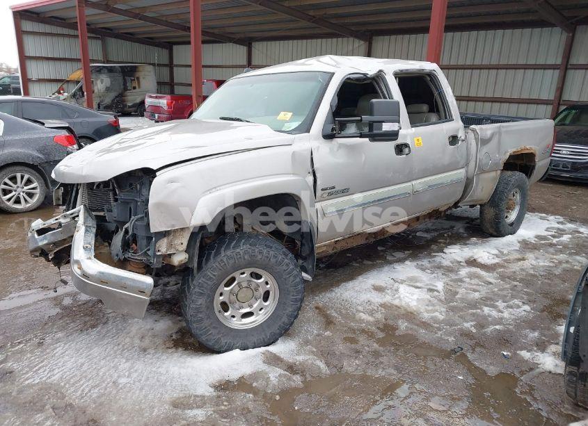Photo 2 of 2005 Chevrolet Silverado 2500HD LS (VIN 1GCHK23265F965486)