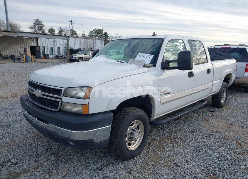Photo 2 of 2006 Chevrolet Silverado 2500HD LT3 (VIN 1GCHK23266F117335)