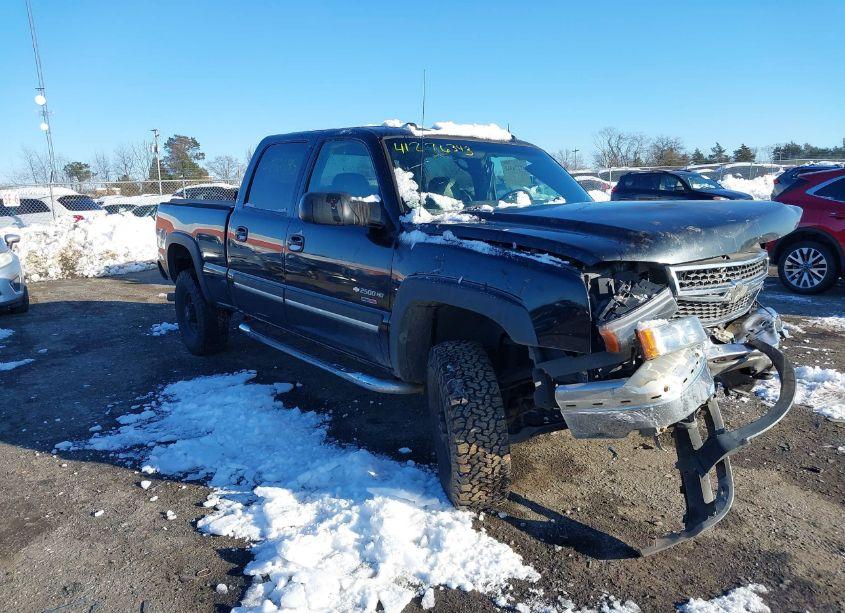 2005 Chevrolet Silverado 2500HD LT (VIN 1GCHK23275F964783) main photo