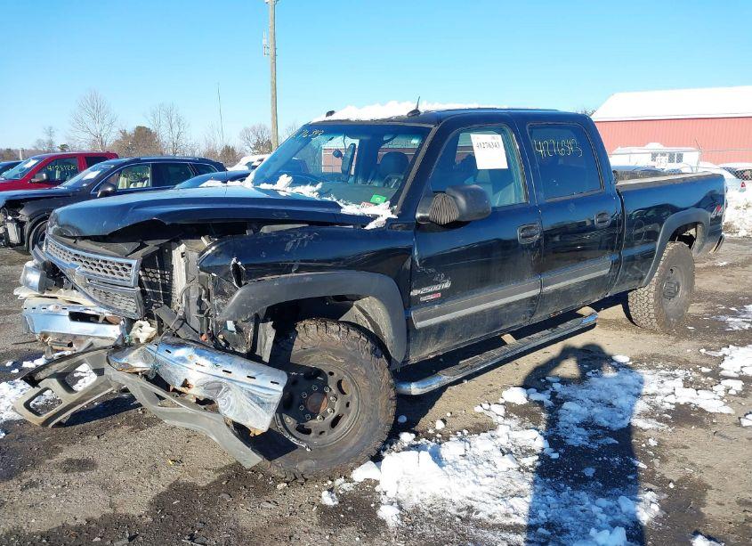 Photo 2 of 2005 Chevrolet Silverado 2500HD LT (VIN 1GCHK23275F964783)