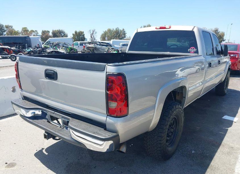 Photo 4 of 2006 Chevrolet Silverado 2500HD LT2 (VIN 1GCHK23276F105842)
