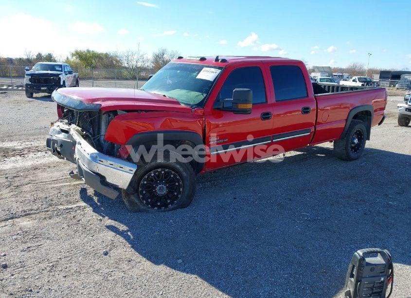 Photo 2 of 2006 Chevrolet Silverado 2500HD LT2 (VIN 1GCHK23276F108529)