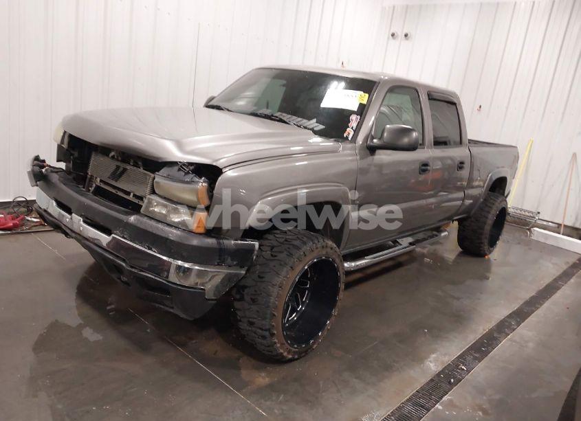 Photo 2 of 2006 Chevrolet Silverado 2500HD LT1 (VIN 1GCHK23276F117327)