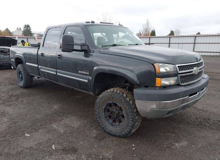 2005 Chevrolet Silverado 2500HD LT (VIN 1GCHK23285F869083) main photo
