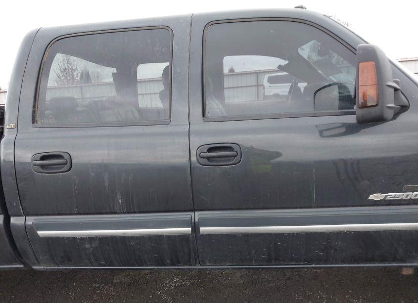 Photo 13 of 2005 Chevrolet Silverado 2500HD LT (VIN 1GCHK23285F869083)