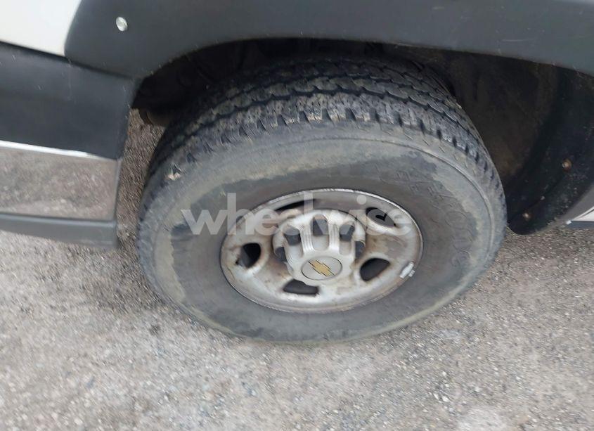 Photo 11 of 2005 Chevrolet Silverado 2500HD WORK TRUCK (VIN 1GCHK23285F869228)