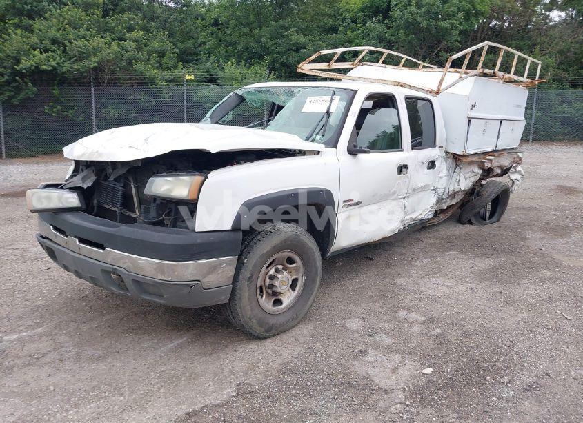 Photo 2 of 2005 Chevrolet Silverado 2500HD WORK TRUCK (VIN 1GCHK23285F869228)