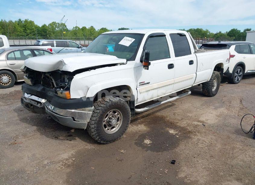 Photo 2 of 2005 Chevrolet Silverado 2500HD LS (VIN 1GCHK23285F930402)