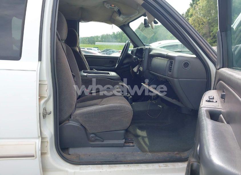 Photo 5 of 2005 Chevrolet Silverado 2500HD LS (VIN 1GCHK23285F930402)