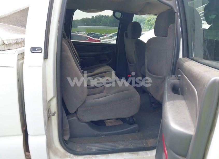 Photo 8 of 2005 Chevrolet Silverado 2500HD LS (VIN 1GCHK23285F930402)