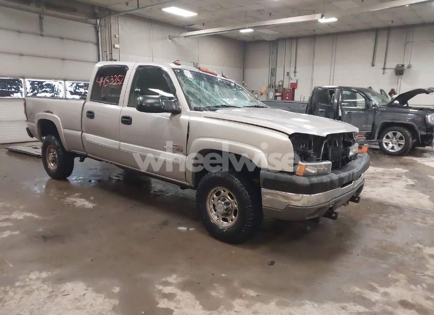 2004 Chevrolet Silverado 2500HD LT (VIN 1GCHK23294F197632) main photo