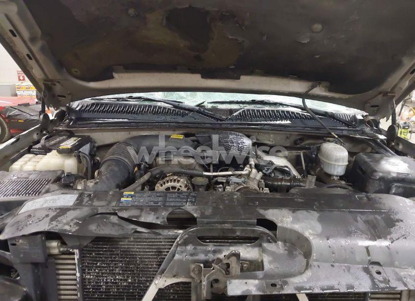 Photo 10 of 2004 Chevrolet Silverado 2500HD LT (VIN 1GCHK23294F197632)