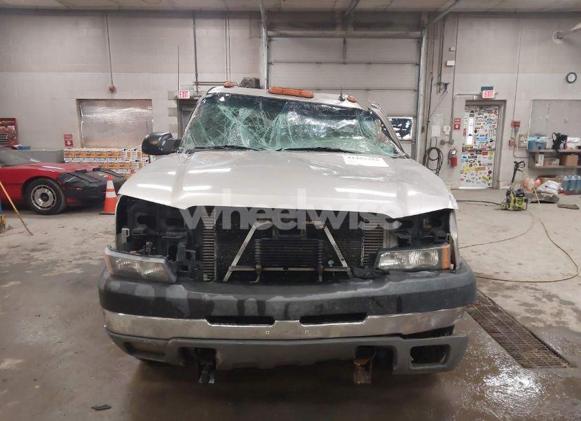 Photo 13 of 2004 Chevrolet Silverado 2500HD LT (VIN 1GCHK23294F197632)