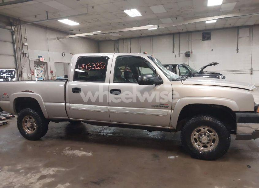 Photo 14 of 2004 Chevrolet Silverado 2500HD LT (VIN 1GCHK23294F197632)
