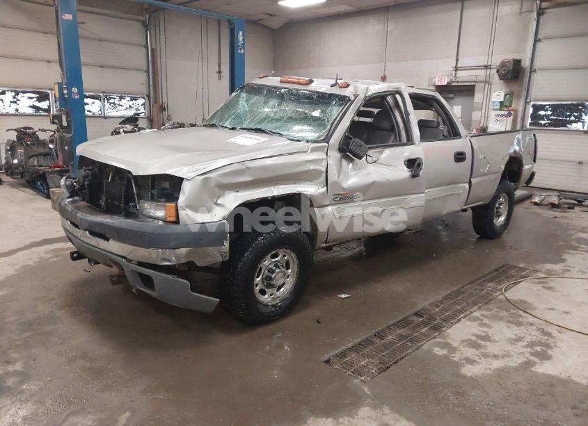 Photo 2 of 2004 Chevrolet Silverado 2500HD LT (VIN 1GCHK23294F197632)