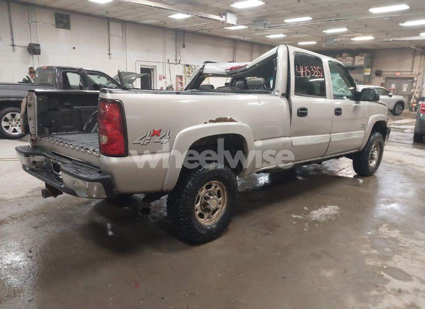 Photo 4 of 2004 Chevrolet Silverado 2500HD LT (VIN 1GCHK23294F197632)