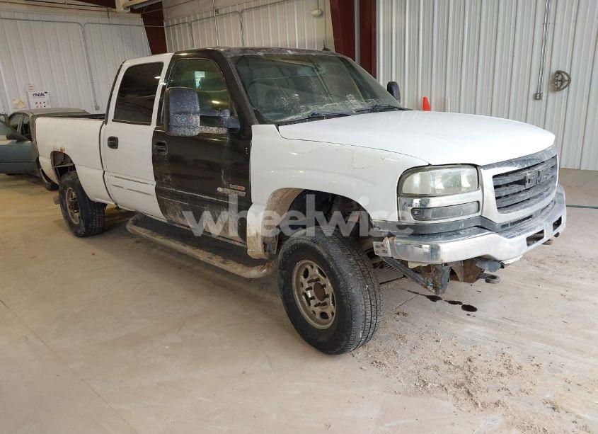 2004 Chevrolet Silverado 2500HD LT (VIN 1GCHK23294F227695) main photo