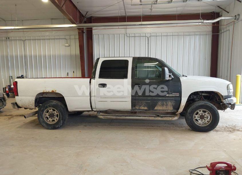 Photo 14 of 2004 Chevrolet Silverado 2500HD LT (VIN 1GCHK23294F227695)