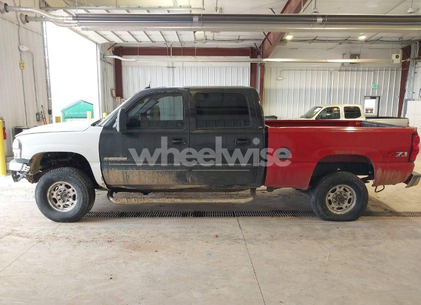 Photo 15 of 2004 Chevrolet Silverado 2500HD LT (VIN 1GCHK23294F227695)