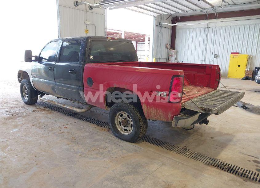 Photo 3 of 2004 Chevrolet Silverado 2500HD LT (VIN 1GCHK23294F227695)
