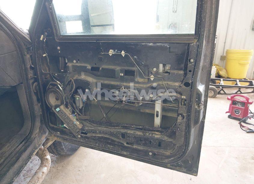 Photo 6 of 2004 Chevrolet Silverado 2500HD LT (VIN 1GCHK23294F227695)