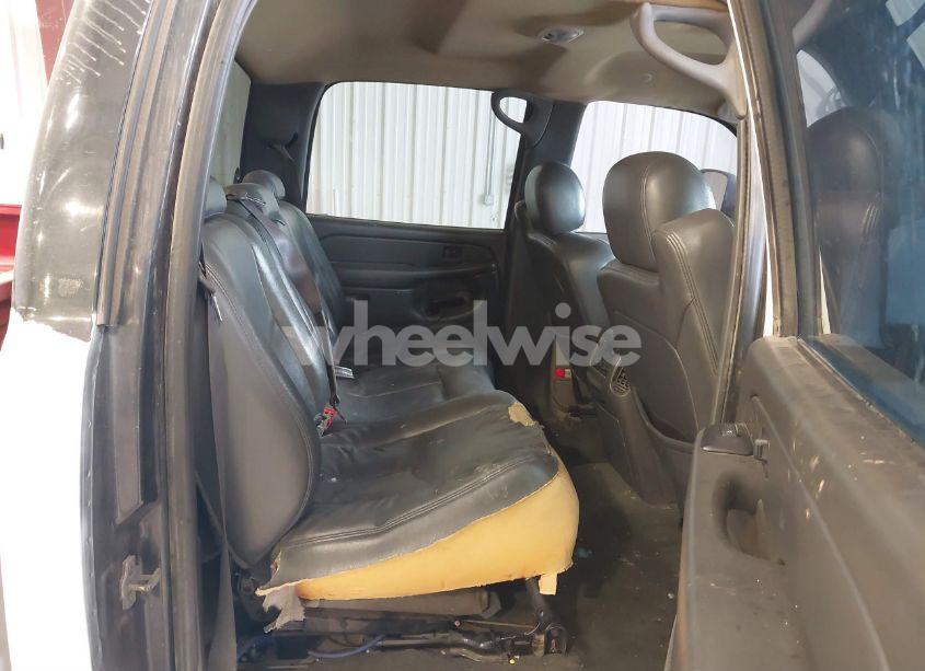 Photo 8 of 2004 Chevrolet Silverado 2500HD LT (VIN 1GCHK23294F227695)