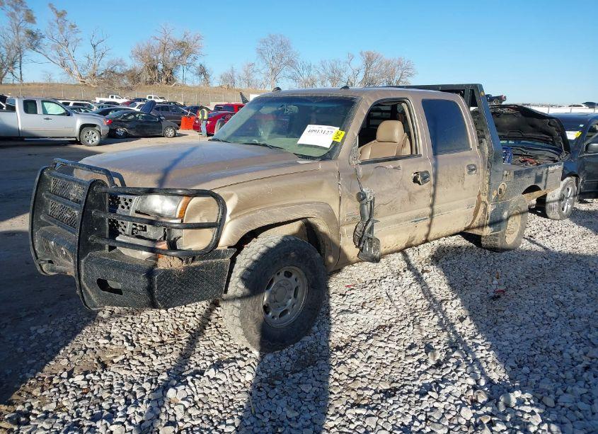 Photo 2 of 2005 Chevrolet Silverado 2500HD LT (VIN 1GCHK23295F893778)