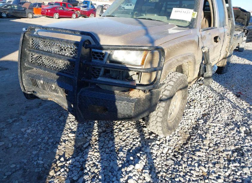 Photo 6 of 2005 Chevrolet Silverado 2500HD LT (VIN 1GCHK23295F893778)